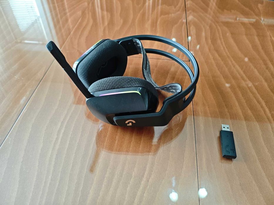 Безжични геймърски слушалки Logitech g733