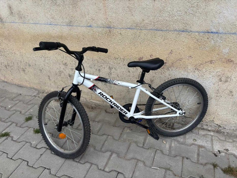 BICICLETA COPII DECATHLON , folosita foarte putin.