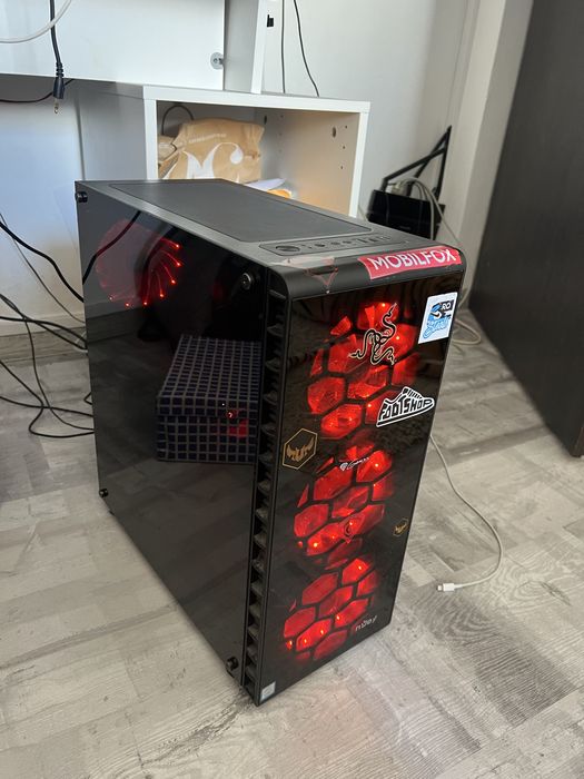Pc Gaming cu monitor