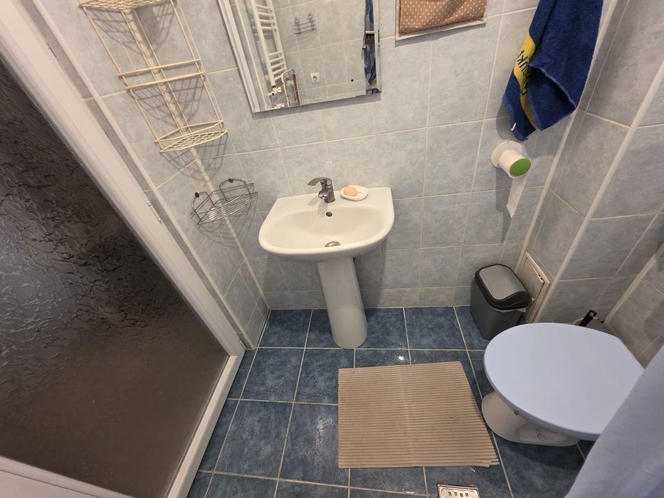 Închiriez garsoniera