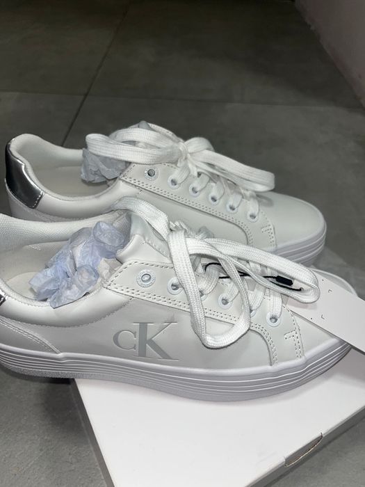 Calvin Klein обувки