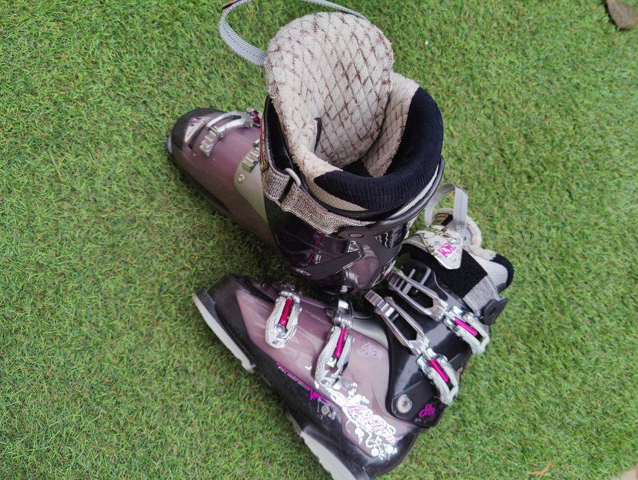 Clapari Nordica dama marime 38, 24.5cm