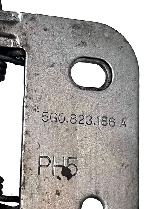Incuietoare Capota Motor Volkswagen Golf Vii 5G1 2012 -> 5G0823186A