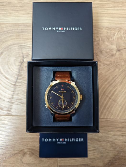 Часовник Tommy Hilfiger