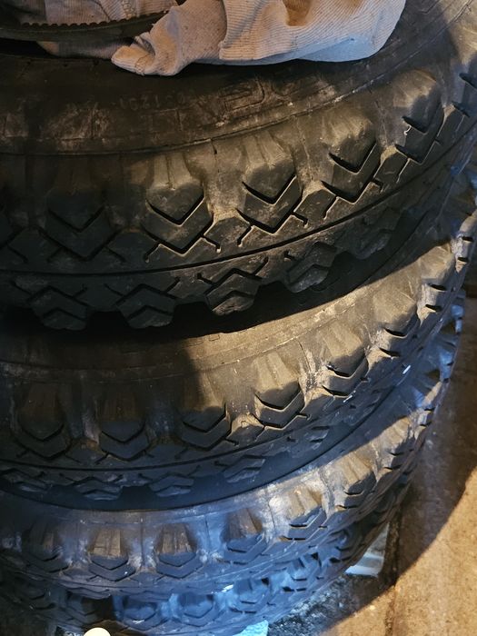Гуми  ВЛИ-5 с джанти за Нива
