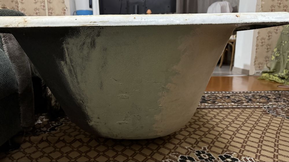 Продается чугунная ванная