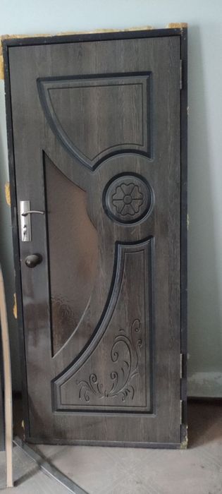 Продам двери межкомнатные МДФ з шт