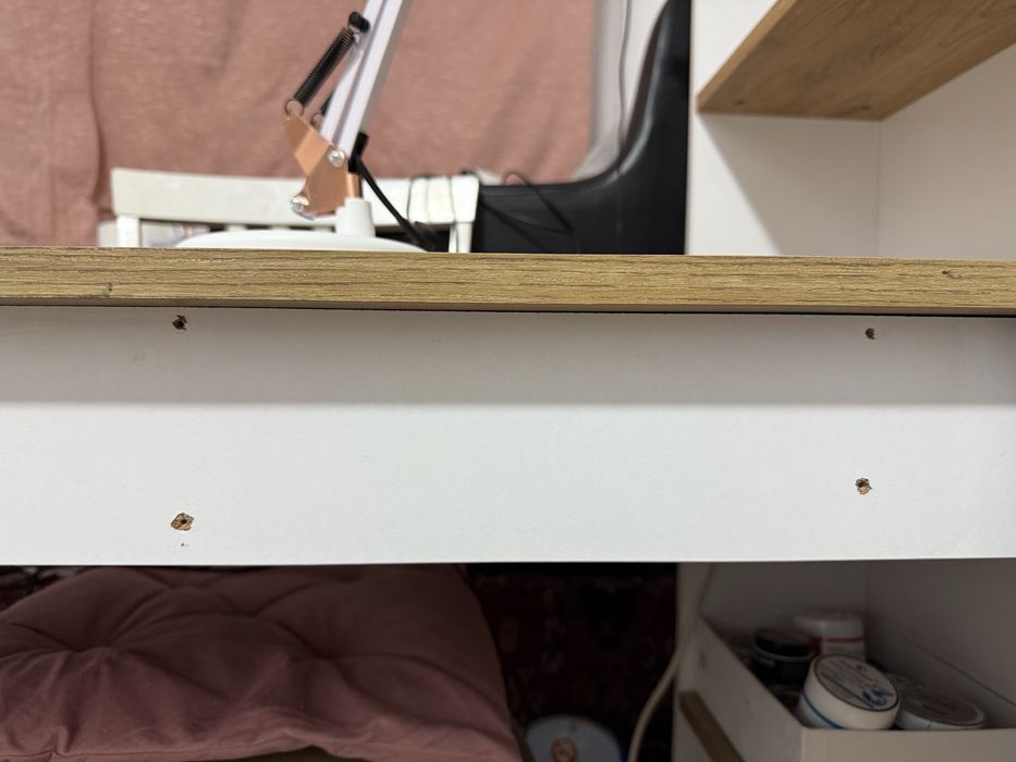 Birou+aspirator praf unghi+2 lampi