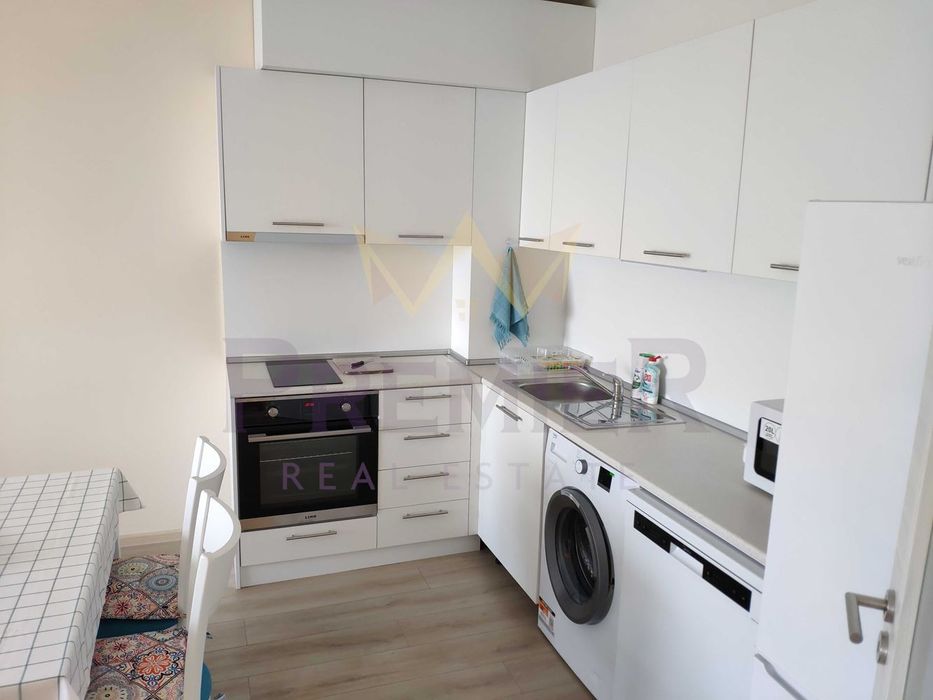 Дава се под наем Двустаен апартамент в Варна, Аспарухово - 71 кв.м за 950 € - Снимка #1