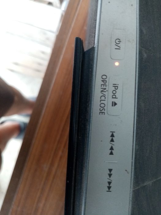 Аудио система. Работи. Със диск и флашка.