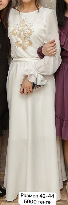 Женская одежда платья