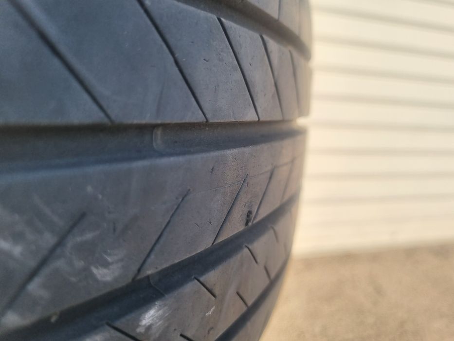 Bridgestone Alenza 235 55 19