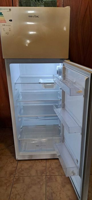 Frigider Arctic AD54240M30W, 223L - Stare Perfectă - Etaj 6 cu Lift - Titulescu