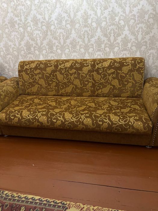 Диван раскладной и два кресло