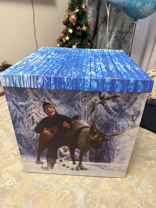 Подарочная коробка