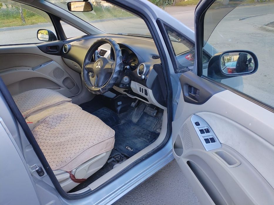 Mitsubishi Colt.