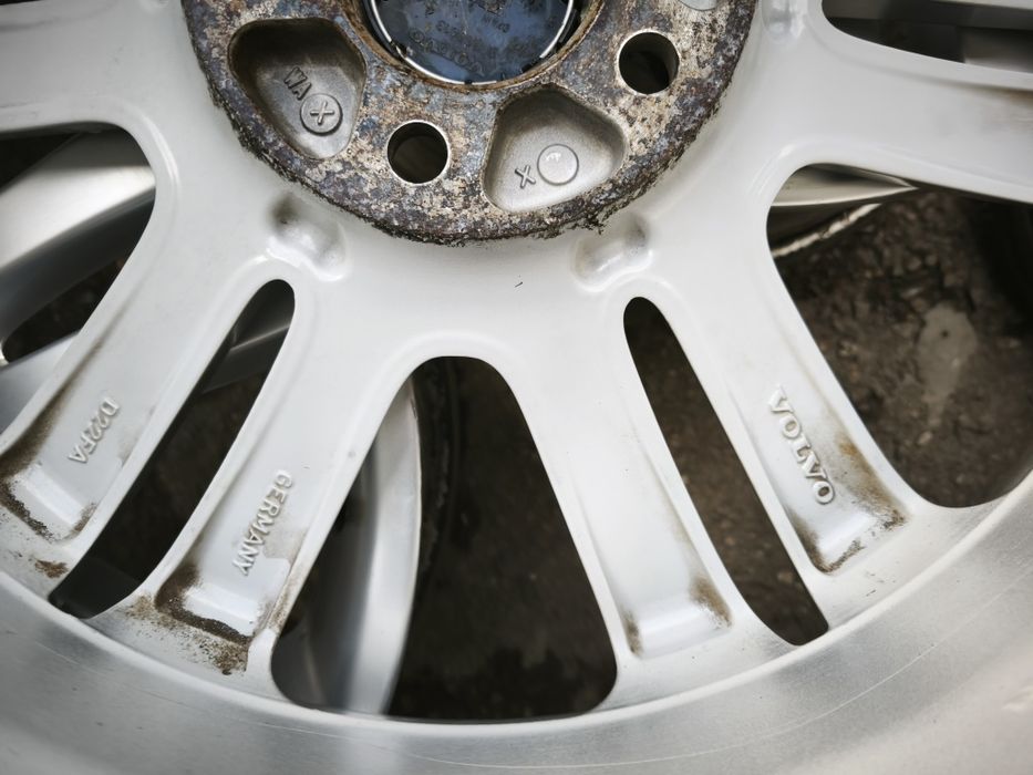 18" оригинални алуминиеви джанти за Volvo.
