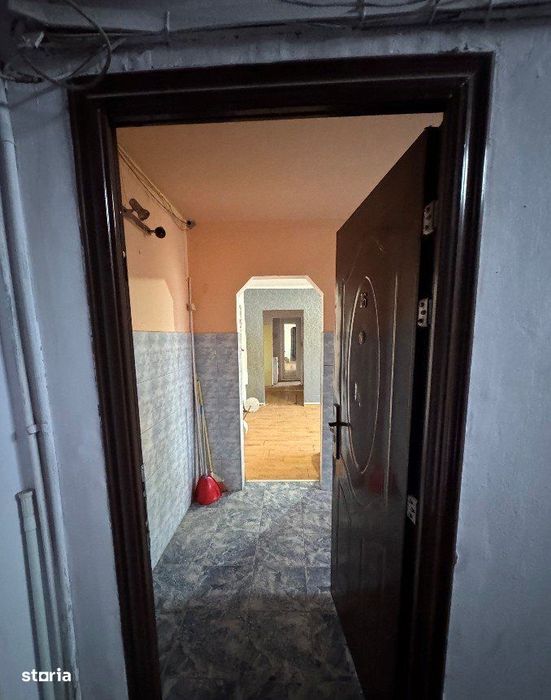 Hunedoara, Apartament-3 camere, 51 mp utili, etaj 3/4.