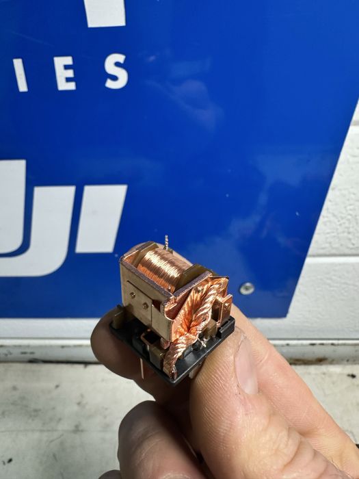 Releu 12vdc 40/30A cu soclu