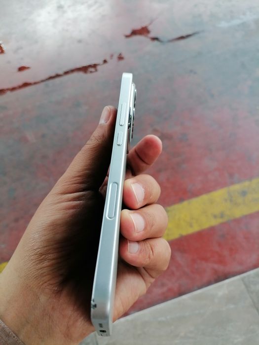 Honor 400 lite 256 gb sotiladi