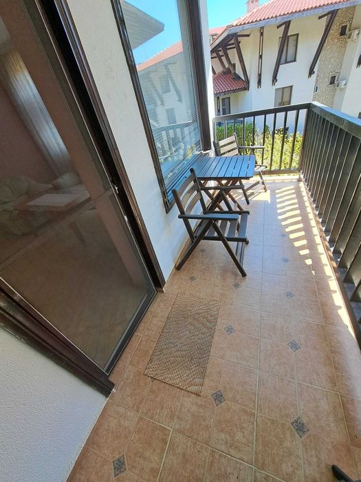 Продава се Тристаен апартамент в Свети Влас - 195000 кв.м за 1 €/кв.м - Снимка #1