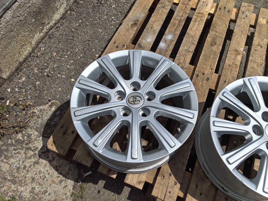 16 цола 5 х 114,3 мм Тойота Аурис - 6,5 Инча / ЕТ 45 - Само 2 броя