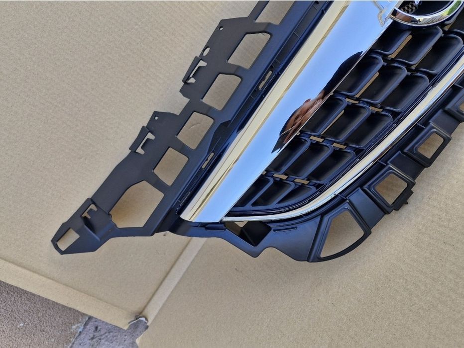 Grila centrala Opel Astra J 2009-2012 NOUA AM