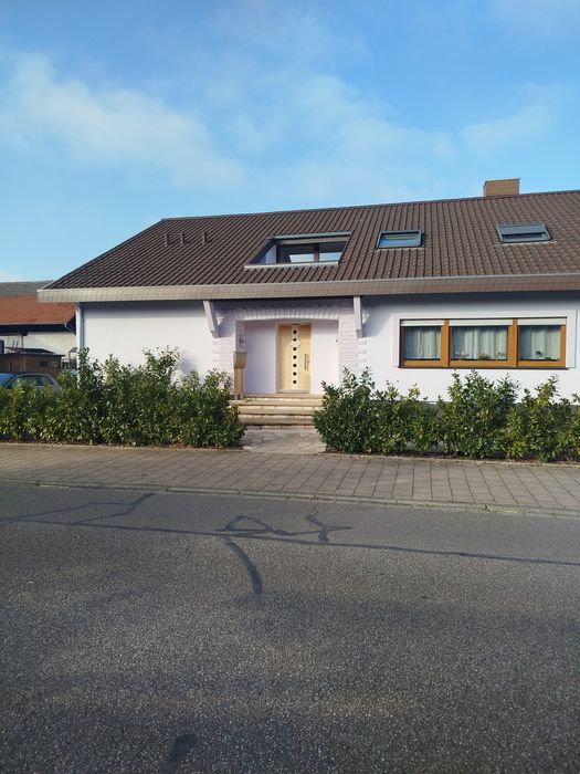 BEZ MAKLER..Yunusobod 13.faqat ayolar yoki qizlar.