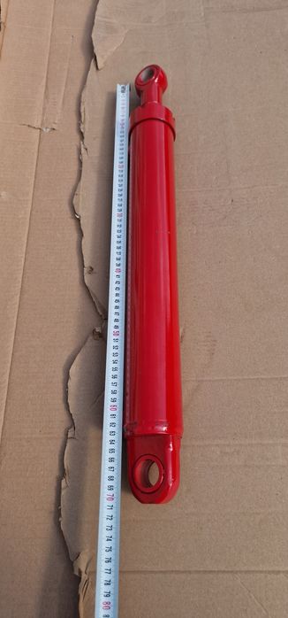 Cilindru hidraulic 65 cm lungime deschide 40 cm tija 35 mm grosime bol