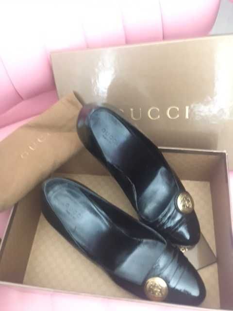 Черни, дамски етествена кожа обувки Gucci номер 40 C