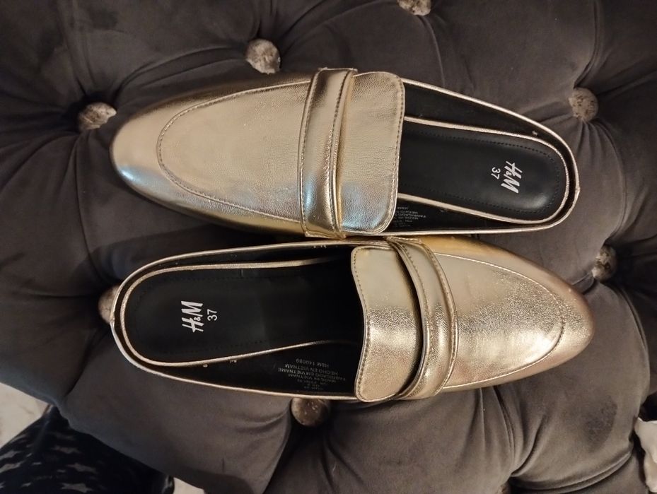 Papuci   H&M  aurii