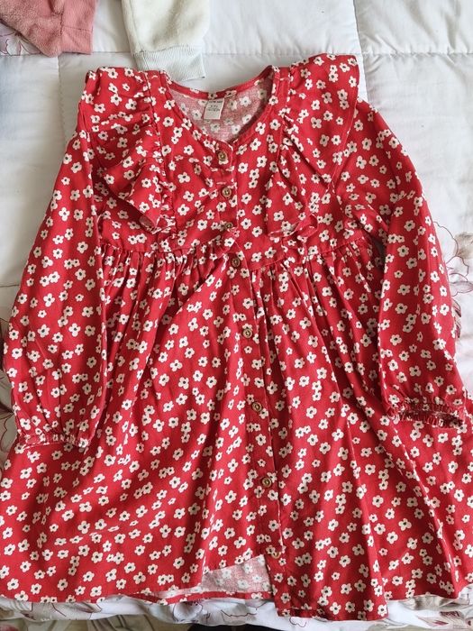 Vând lot haine fetița mărimea 110-116( 4-5 ani)