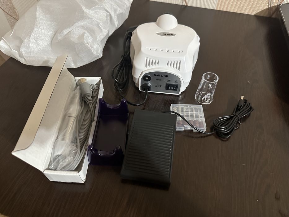 Аппарат для маникюра и педикюра с педалью