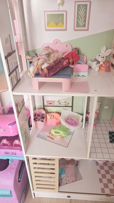 Casa de păpuși Barbie