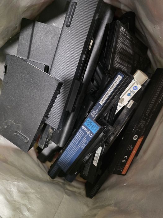 Lot baterii laptop Li-Ion netestate, recuperare celule.