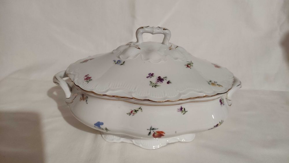 Съд за топло сервиране/терин на Thun Бохемия Чехословакия