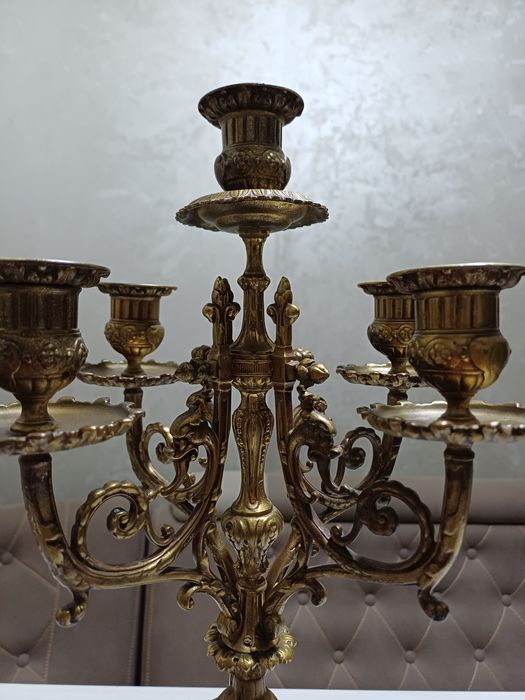 Продаётся Бронзовый Подсвечник