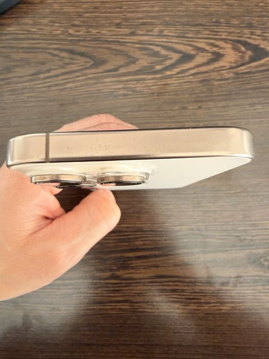 Iphone 16 pro  gold 256gb