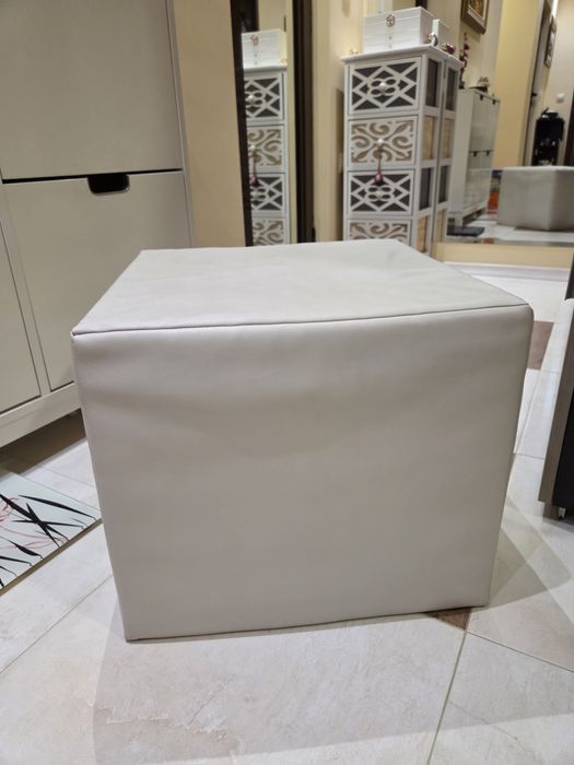 Табуретка/стол/пуф от Еко кожа бял