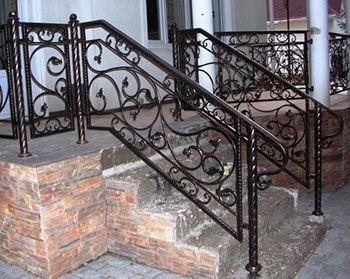 Изготовление ворот, навесов, перил, лестниц.