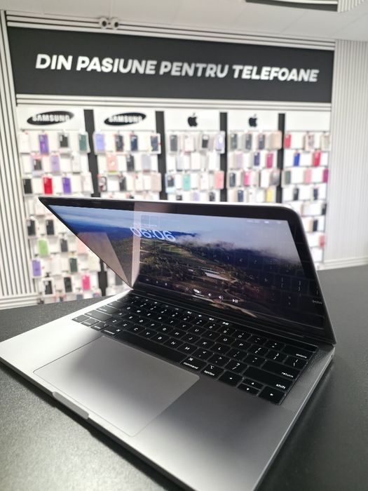 MacBook Pro / i5 / TouchBar / DeluxGSM