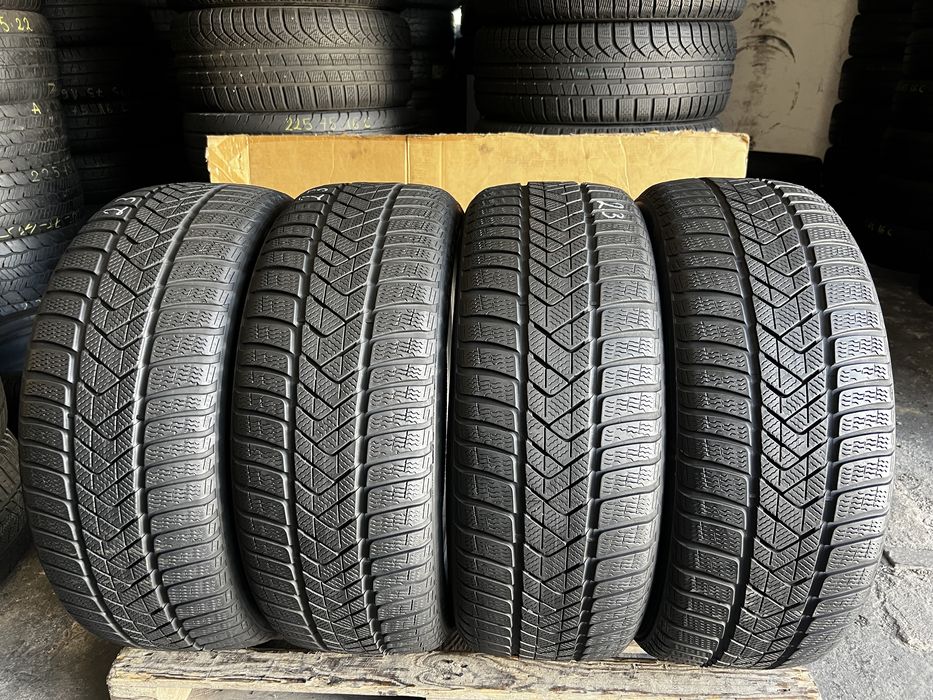 4 anvelope iarna 235/50/19 , Pirelli , MO , DOT 2023 , 6 mm !