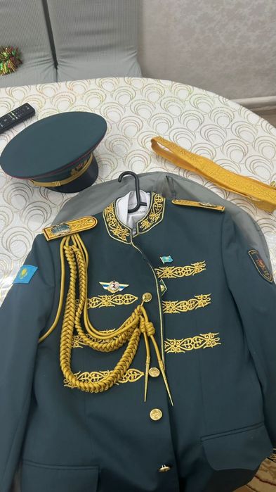 Парадный костюм