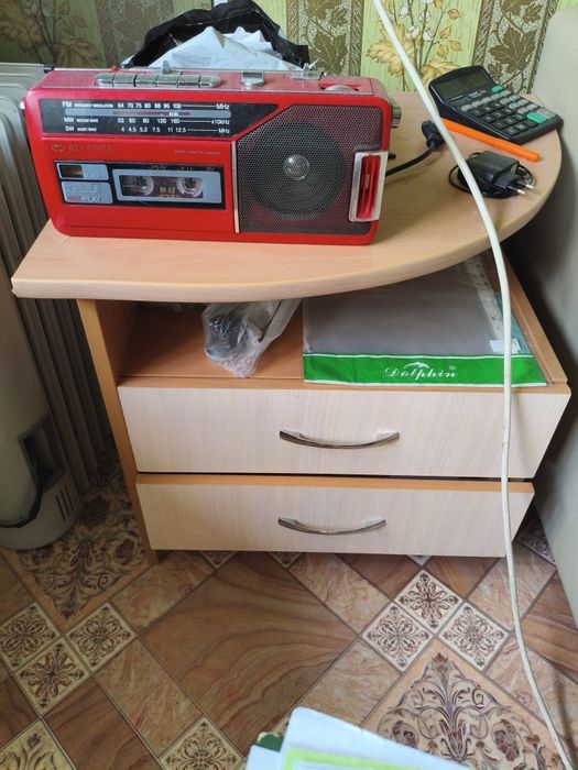 Продам столики тумбочки