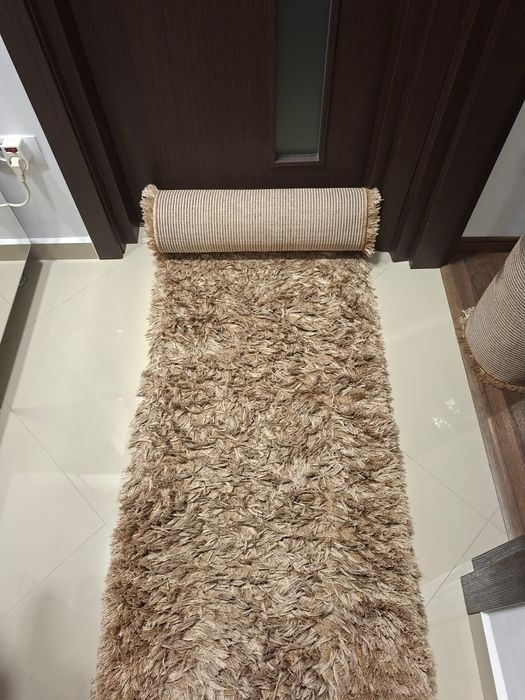 Traversa  crem cu fir  lung