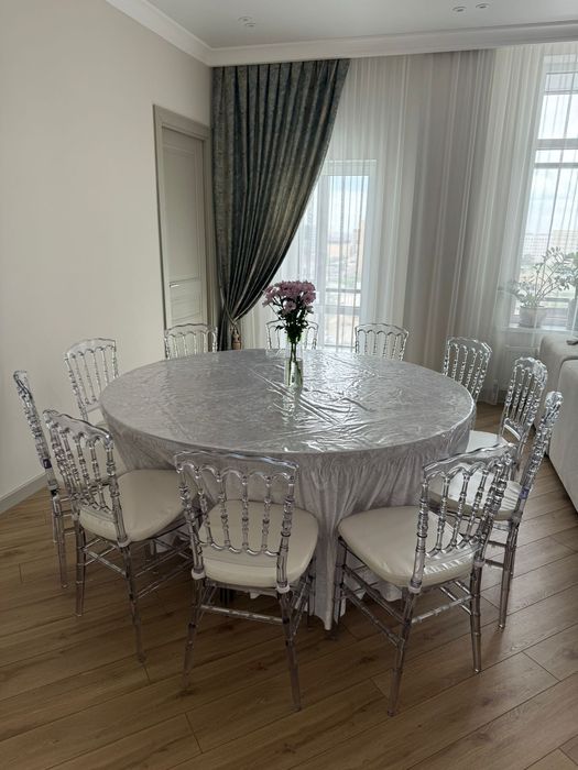 Столы и стулья в аренду