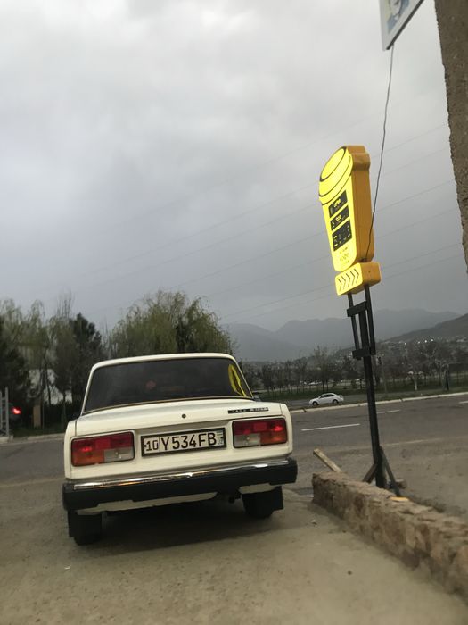 Vaz 2107 sotiladi