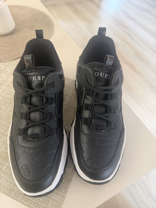 Дамски обувки GUESS