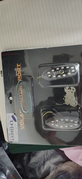 Diverse piese si parbrize motociclete. Preturi in anunt!