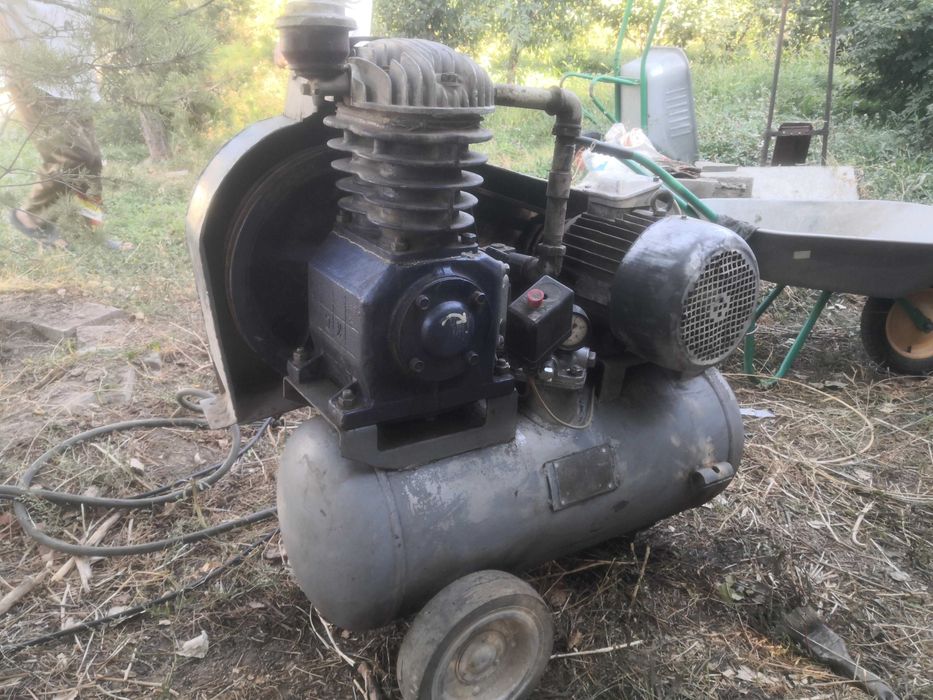 Воздушный компрессор СО-7б.
